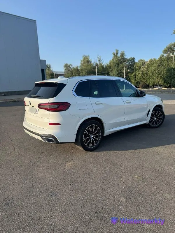 Bmw g05 3.0 л / 340 л. с. / бензин пробег 122.000 год 2019 я собственник, покупал для себя. чистый немец. без каких-либо дтп. оригинальный пробег, полностью обслужена, никаких вложений абсолютно не требуется. - 2 комплекта колёс на родных дисках 20р - м пакет, спорт пакет, м сидения, м руль - фары bmw laser light - 360 обзор - панорама - проекция - мертвые зоны в зеркалах - все ассистенты (удержание полосы, обнаружение пешеходов, авто торможение, авто парковка, авто движение задним ходом) - carplay - адаптивный автосвет - два ключа в июне выполнена полировка кузова и нанесено несколько слоёв керамики 6.150.000 торг +79498463158, +79198864696 (макеевка-донецк) 📲 tg: blanco 📞 звоните: +7(949)8463158 - фотография - 3