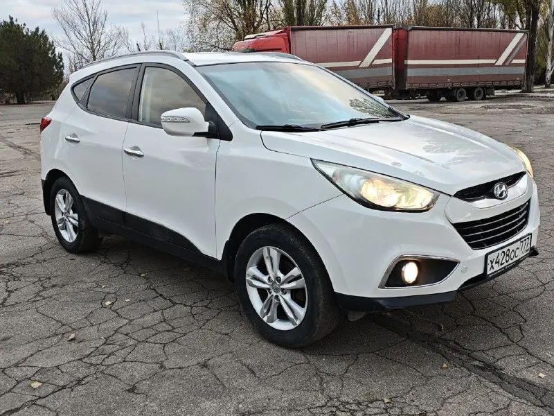 Hyundai ix35. объём 2.0. автомат. 2012г с пробегом 142т. в нем имеется: полный электро пакет, складывания зеркал, подогрев сидений, подогрев лобового и заднего стекла, мультируль, блютуз, климот контроль, сигнализация, и т д. г енакиево. цена 1.150.000. + 79494804929. 📲 tg: @mazarati02 📞 звоните: +7(949)4804929 - фотография - 2
