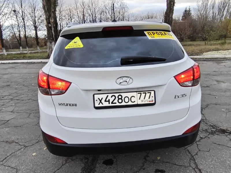 Hyundai ix35. объём 2.0. автомат. 2012г с пробегом 142т. в нем имеется: полный электро пакет, складывания зеркал, подогрев сидений, подогрев лобового и заднего стекла, мультируль, блютуз, климот контроль, сигнализация, и т д. г енакиево. цена 1.150.000. + 79494804929. 📲 tg: @mazarati02 📞 звоните: +7(949)4804929 - фотография - 3
