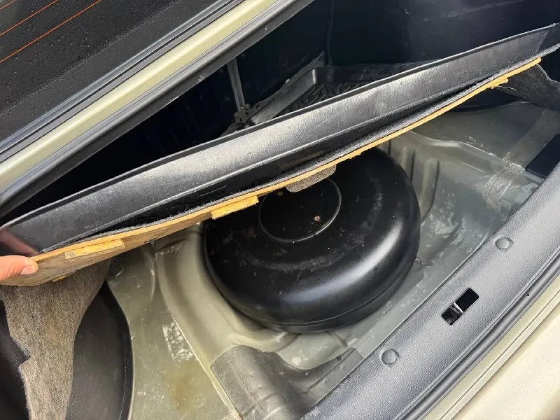 Продам deo ланос 2007 года (поляк). мотор 1.5, 8ми клапанный, газ/бензин( газ вписан в тех паспорт). машина в хорошем состоянии, я второй владелец. родной пробег 131000км. в авто 2 стеклоподъемника, хорошая музыка, центральный замок, сигнализация, новая зимняя резина на титановых дисках. по ходовой части всё новое. 4000км назад было заменено масло, свечи, бронепровода, антифриз, ремень и ролики. салон в хорошем состоянии. есть кондиционер. в круг затонирована хорошей плёнкой. по электрике всё исправно. стоят хорошие линзы ксенон ближний, дальний, туманки диодовые. есть мелкие моменты по лакокрасочным. днище не гнилое, летом обрабатывалось. машина местная, приобреталась в автосалоне первым владельцем. машина на уверенном ходу, покупатель будет в восторге. цена 350000₽. реальному покупателю торг у капота. по всем вопросам обращайтесь по номеру +79495040006 - фотография - 8