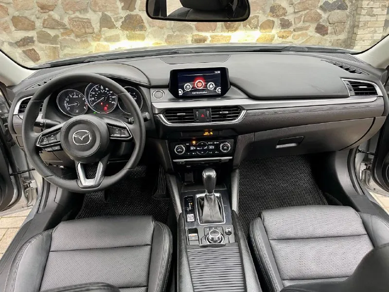 🔥 mazda 6🔥 ✅автомобиль американской сборки ✅в отличном состоянии! ✅вся безопасность целая! ✅повреждение лёгкое по крылу ✅год выпуска 2017 ✅ 2.5 ✅бензиновый (атмосферный) ✅коробка автоматическая (asin)6ст. ✅передний привод ✅электро ручник ✅разъемы под aux usb ✅разъем 12v ✅монитор сенсорный ✅carplay ✅камера заднего вида ✅литые диски r19 ✅птф 🔥в подарок новому владельцу полный бак топлива🔥 ✅донецк. стоимость 1.695.000₽ (возможен обмен) тел. +7949-50-800-60 📞 звоните: +7(949)5080060 - фотография - 9