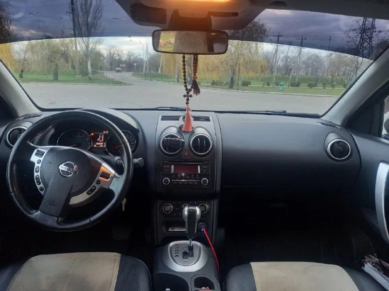 Продам nissan qashqai 2010 г. ,2.0, 141 л. с., cvt. авто в родном окрасе, все стекла родные, газ евро-4 ( вписан), led-лампы, атермалка, ходовая поменяна, новая зимняя резина, авто полностью обслужено. второй владелец. осмотр мариуполь. пробег 230 тыс. цена 980 000, торг. т. +79497225842 - фотография - 5