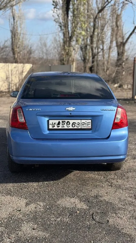 Продам chevrolet lacetti 1.6 мт 2007 машина в одних руках 15 лет, в достойном состоянии пробег 230.000 2 хозяина за всю историю производства южной кореи. птс оригинал. кузов весь в родной краске, дтп не было. салон чистый, в машине ни когда не курили. из опций :гур, abs, airbag, кондиционер, все электростеклоподъёмники, электрозеркала с подогревом и электро регулировкой, музыка (есть управление с руля), литые диски, противотуманные фары отличная сигнализация с обратной связью, с радиусом действия около 1 км. есть зимняя резина на дисках. я второй владелец. в прошлом году заменён новый оригинальный компрессор кондиционера и радиатор, произведен полный кап. ремонт системы кондиционирования. в прошлом месяце установлены новые хорошие тормозные диски с колодками. за время эксплуатации много чего менялось, машина обслуживалась, все в рабочем состоянии. сервисные книжки, 2 ключа юридически чистая, полное переоформление. цена 580.000 рублей торг будет реальному покупателю ! т 📞 звоните: +7(949)0750712 - фотография - 3