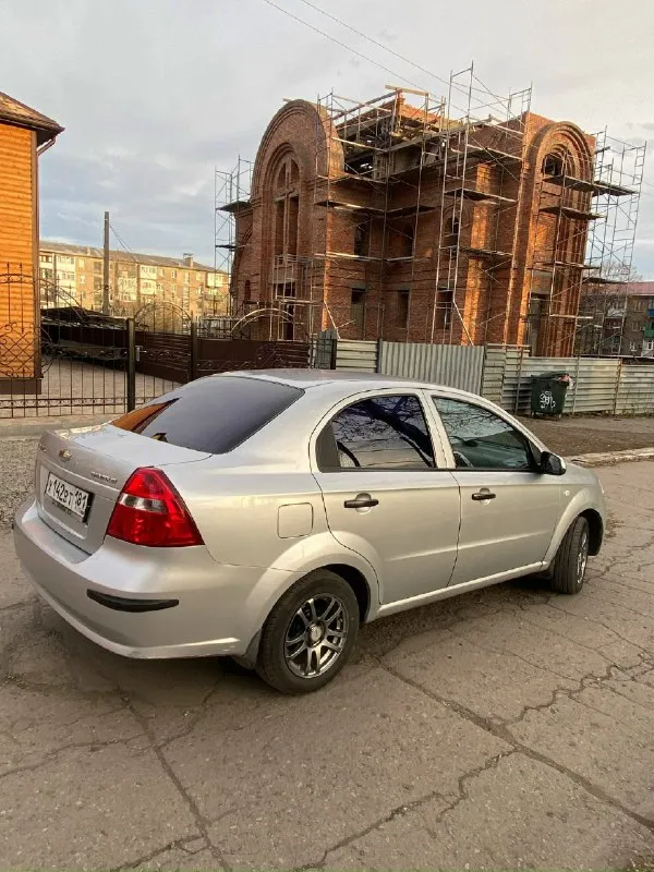 Продам chevrolet авео 2008 год выпуска двигатель 1.5 корейская сборка 163 тысячи пробега в родном окрасе кондиционер стеклоподъемники усилитель руля техническая часть также без нареканий, обслужена и вложений не требует цена 490 тысяч +79490835181 📞 звоните: +7(949)0835181 - фотография - 4
