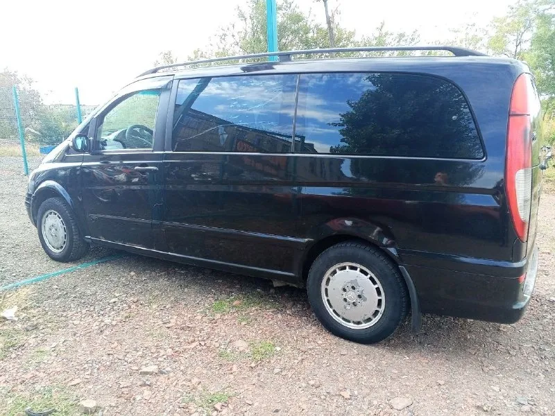В продаже! mercedes viano 639 длиная база! пассажир 8+1 машина на полном ходу, заводится, едет. двигатель 2.2 cdi едет отлично, турбина дует, коробка механика (работает изумительно). хорошая музыка. год 2004 осмотр г. снежное цена 720 000, торг. переоформление без проблем! на все вопросы отвечу по телефону, звоните! +7949 337 55 98 андрей 📲 tg: @gazneftb 📞 звоните: +7(949)3375598 - фотография - 4