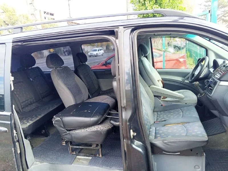 В продаже! mercedes viano 639 длиная база! пассажир 8+1 машина на полном ходу, заводится, едет. двигатель 2.2 cdi едет отлично, турбина дует, коробка механика (работает изумительно). хорошая музыка. год 2004 осмотр г. снежное цена 720 000, торг. переоформление без проблем! на все вопросы отвечу по телефону, звоните! +7949 337 55 98 андрей 📲 tg: @gazneftb 📞 звоните: +7(949)3375598 - фотография - 5
