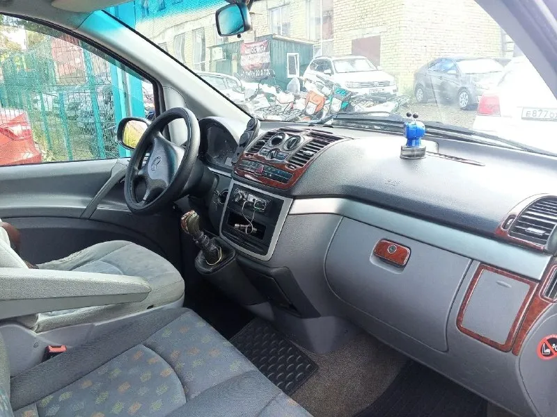 В продаже! mercedes viano 639 длиная база! пассажир 8+1 машина на полном ходу, заводится, едет. двигатель 2.2 cdi едет отлично, турбина дует, коробка механика (работает изумительно). хорошая музыка. год 2004 осмотр г. снежное цена 720 000, торг. переоформление без проблем! на все вопросы отвечу по телефону, звоните! +7949 337 55 98 андрей 📲 tg: @gazneftb 📞 звоните: +7(949)3375598 - фотография - 8