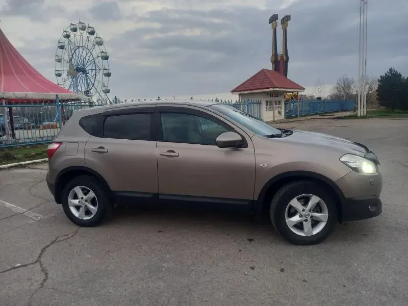 Продам qashqai 2010 г. ,2.0, 141 л. с. , cvt. авто в родном окрасе, все стекла родные, газ евро-4 ( вписан), led-лампы, атермалка, ходовая поменяна, новая зимняя резина, авто полностью обслужено. второй владелец. осмотр мариуполь. пробег 230 тыс. цена 980 000, торг. т. +79497225842 📞 звоните: +7(949)7225842 - фотография - 3