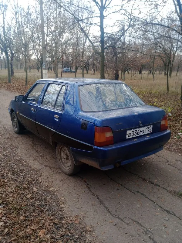 Продам заз славута в хорошем состоянии. год выпуска 2004. двигатель 1.2 мкпп 5ступка. по ходовой части нареканий нет, по электрике всё работает стаканы лонжероны дно не гнилое. из нового масло, фильтра, антифриз, карбюратор, стойки, пружины, генератор. два комплекта колес зима/лето. по документам я хозяин переоформление без проблем! город донецк кировский район. цена 110 тысяч рублей хороший торг. тел: +79494530578 📲 tg: артур 📞 звоните: +7(949)4530578 - фотография - 3