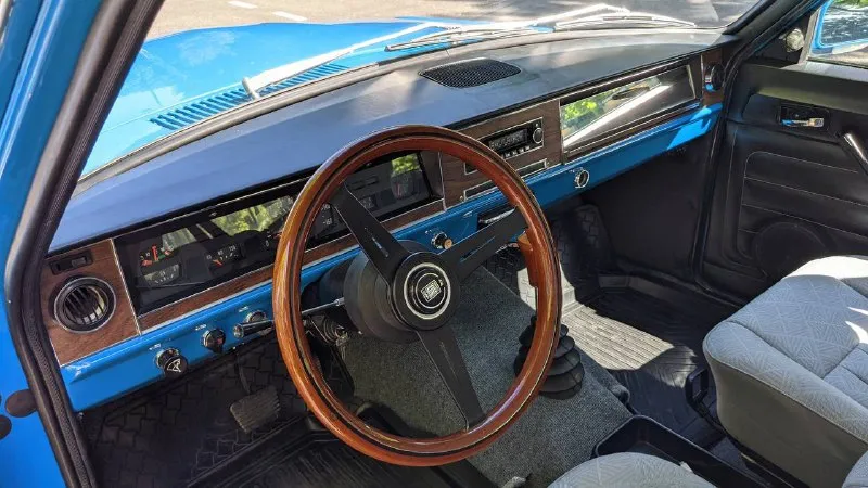 Газ 24, 1977 года выпуска. restomod/protouring - машина отреставрирована снаружи с полной модификацией технической части. пробег 33 000 км с момента сборки авто в 2016 году. все технические изменения официально оформлены. сборкой машины занималась московская студия тюнинга nva-motors. на сегодняшний день стоимость аналогичного комплекса работ 5 - 12 млн. р., срок изготовления 1 - 3 года. - двигатель toyota 1uz-fe vvt-i, v8, 4л, 290 л. с., (256 л. с. по птс), крутящий момент 407 нм. , установлен на родные подушки - коробка автомат toyota a650e (5-и ступенчатая) - задний мост volvo 740/940, пара 3,54 - передняя подвеска газ 31105 (шаровая) - рулевая колонка газ 31105 (с гур) - вакуумный усилитель тормозов nissan - дисковые тормоза по кругу - кузов полностью восстанавливался - заменены все двери, крылья, передний фартук, задняя панель, пороги и усилители (усилители сделаны из толстого профиля), все зазоры выведены навариванием и шлифованием, сделана антикоррозионная обработка. цена 2🍋 📱 +7-949-361-99-68. - фотография - 4