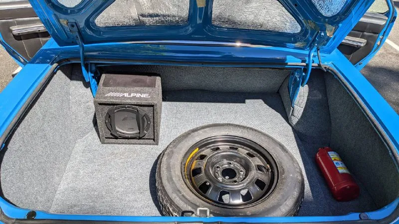 Газ 24, 1977 года выпуска. restomod/protouring - машина отреставрирована снаружи с полной модификацией технической части. пробег 33 000 км с момента сборки авто в 2016 году. все технические изменения официально оформлены. сборкой машины занималась московская студия тюнинга nva-motors. на сегодняшний день стоимость аналогичного комплекса работ 5 - 12 млн. р., срок изготовления 1 - 3 года. - двигатель toyota 1uz-fe vvt-i, v8, 4л, 290 л. с., (256 л. с. по птс), крутящий момент 407 нм. , установлен на родные подушки - коробка автомат toyota a650e (5-и ступенчатая) - задний мост volvo 740/940, пара 3,54 - передняя подвеска газ 31105 (шаровая) - рулевая колонка газ 31105 (с гур) - вакуумный усилитель тормозов nissan - дисковые тормоза по кругу - кузов полностью восстанавливался - заменены все двери, крылья, передний фартук, задняя панель, пороги и усилители (усилители сделаны из толстого профиля), все зазоры выведены навариванием и шлифованием, сделана антикоррозионная обработка. цена 2🍋 📱 +7-949-361-99-68. - фотография - 7