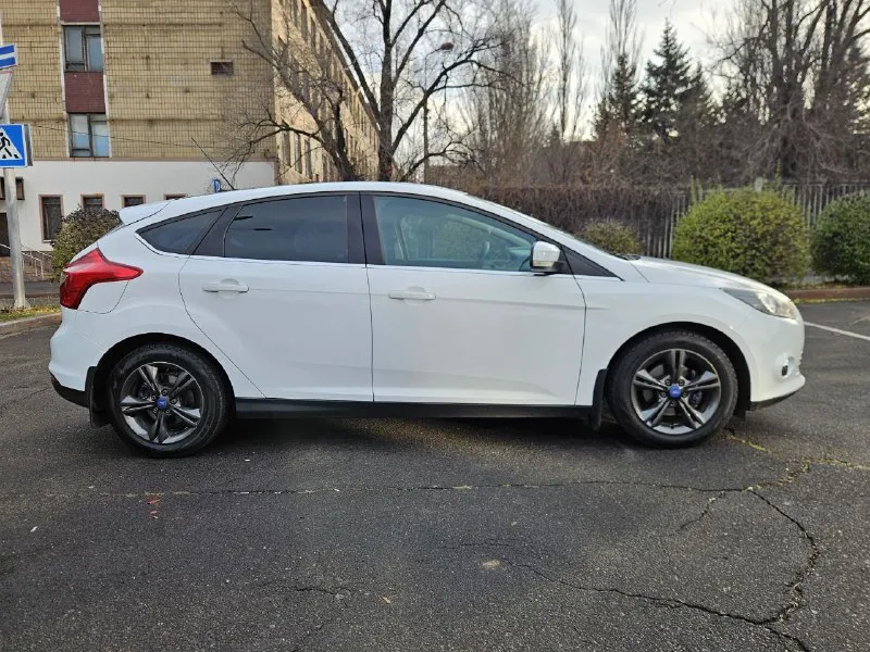 Ford focus 2012г 1,6 бензин мкпп 104т км родной. местное авто куплено новым в донецке. 1 владелец. без дтп, стекла все родные. обслужена, делать не надо ничего. 970т руб 9498096969 - фотография - 5