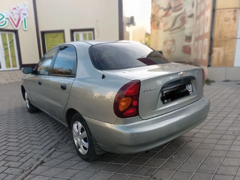 Продам chevrolet ланос 2006 года авто в хорошем состоянии вложении не требуется по документам порядок стаканы лан жероны не гнилые днище целое по коропке всё отлично ходовка на 5 по мотору вопросов нет кондиционер электро руль электро стекло подъёмники цена 280т. р по всем интересующим вопросам звоните по телефону +79497250015👈 мариуполь 📲 tg: с&в 📞 звоните: +7(949)7250015 - фотография - 4