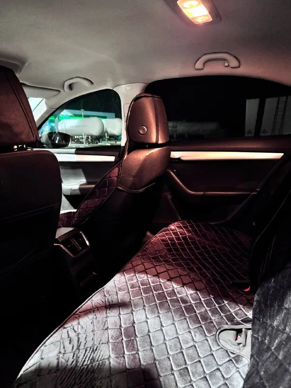 В продаже автомобиль skoda octavia a7,год выпуска 2013,пробег 180.000км родной!, авто в идеальном без дтп! в достойном состоянии как внешне так и технически, состояние автомобиля как новая. не битая!все стёкла родные, лобовое стекло без трещин!с двумя хозяевами. присутствуют все номера кузова и двигателя, читаются отлично. нету штрафов и запретов. машина полностью обслужена. резина вся новая, запасное колесо, домкрат, балонник оригинальные не разу не использовались!комплектация максимально богатая: двухзонный климат-контроль+кондиционер, сигнализация, парктроник задний, центральные замки на все двери, электростеклоподъёмники с доводчиками, подогревы передние сидения-электро зеркала с подогревом, заводские противотуманки, abs, регулировка руля и передних сидений, и так далее и очень много остального! очень хорошая аудио система) самый надёжный двигатель1.4 на механике! расходует не капли масло от замены до замены! цена 1.120.000 📞 +7(949)5639877 📞 звоните: +7(949)5639877 - фотография - 10