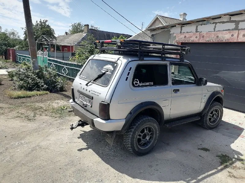 Продам нива урбан 2016 кондей, гур, подогрев сидений, резина зима, хорошая музыка, сабвуфер 🔊, все изменения оформлены 1 🍋 50000 торг +79497141874 - фотография - 4