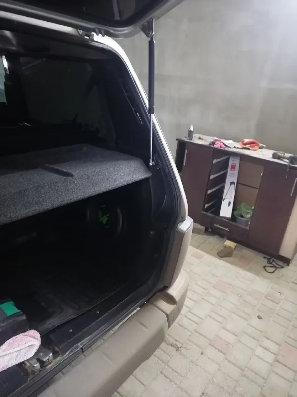 Продам нива урбан 2016 кондей, гур, подогрев сидений, резина зима, хорошая музыка, сабвуфер 🔊, все изменения оформлены 1 🍋 50000 торг +79497141874 - фотография - 7