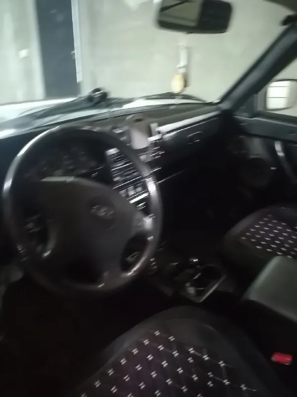 Продам нива урбан 2016 кондей, гур, подогрев сидений, резина зима, хорошая музыка, сабвуфер 🔊, все изменения оформлены 1 🍋 50000 торг +79497141874 - фотография - 8