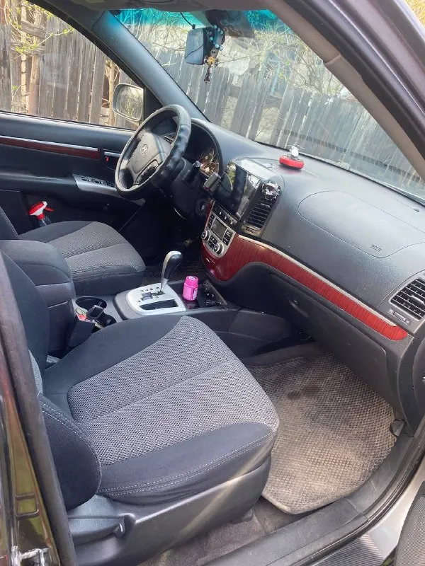 Доброго времени суток, продам машину hyundai санта фе 2007 г;2.2 ;полный привод, пробег 317;звоните +79494002752,более подробно по телефону 📲 tg: патапавичене виктория 📞 звоните: +7(949)4002752 - фотография - 5