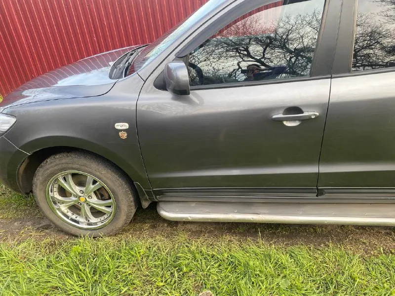 Доброго времени суток, продам машину hyundai санта фе 2007 г;2.2 ;полный привод, пробег 317;звоните +79494002752,более подробно по телефону 📲 tg: патапавичене виктория 📞 звоните: +7(949)4002752 - фотография - 6