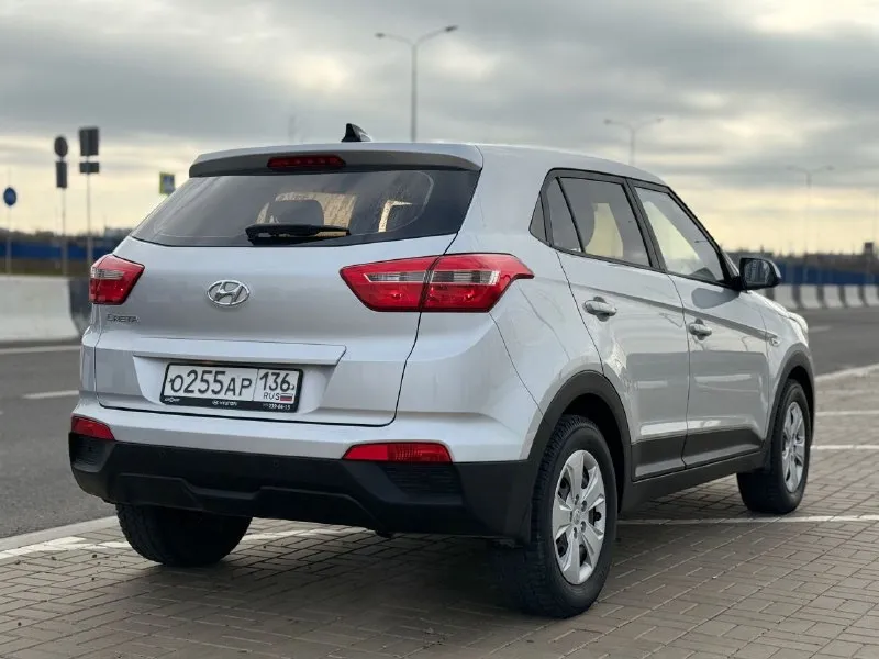 Hyundai creta год 2018 мотор 1.6 механика пробег 133 тысяч км не бит не крашен 100% один хозяин с автосалона ! вся обслужена вложений не требует зимняя резина установлена парк тройники по кругу подогрев сидений электро стеклоподъемники документы полный порядок любое оформление 2 ключа сервисные книжки дорогая сигнализация starline комплект колес на дисках за отдельную цену! цена 1.435.000тысяч рублей контакты: - телефон: +7(949)910-02-20 - телефон: 8(909)408-88-98 - связь через мессенджеры: telegram, whatsapp - фотография - 4