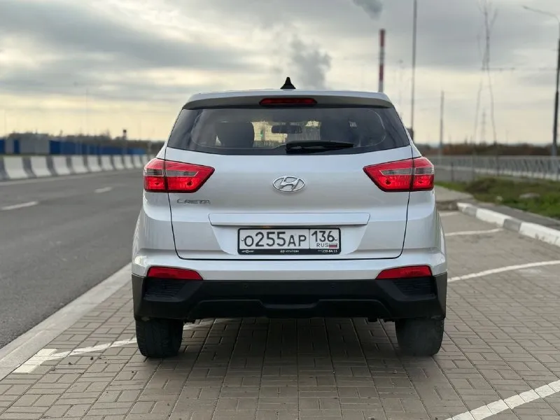 Hyundai creta год 2018 мотор 1.6 механика пробег 133 тысяч км не бит не крашен 100% один хозяин с автосалона ! вся обслужена вложений не требует зимняя резина установлена парк тройники по кругу подогрев сидений электро стеклоподъемники документы полный порядок любое оформление 2 ключа сервисные книжки дорогая сигнализация starline комплект колес на дисках за отдельную цену! цена 1.435.000тысяч рублей контакты: - телефон: +7(949)910-02-20 - телефон: 8(909)408-88-98 - связь через мессенджеры: telegram, whatsapp - фотография - 6