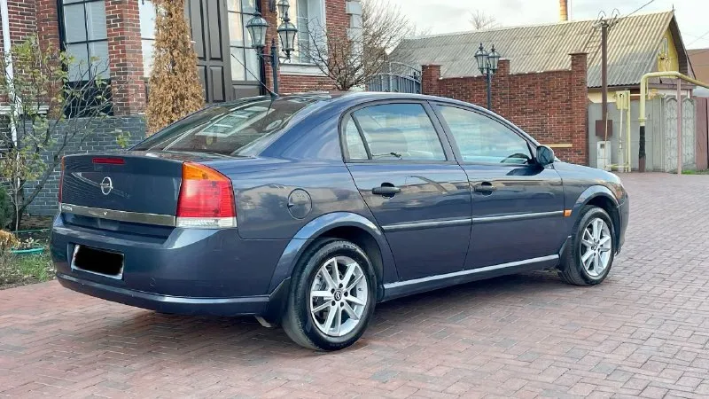 🇷🇺 г. донецк/макеевка. 🚘 - марка: opel vectra c (рестайлинг). 📅 - год выпуска: 2008. 🛢 - ️объем мотора: 1.8л. ⚙ - ️коробка: механическая 5-ступка. 📉 - пробег: 185.000 км. 🟢 - комплектация: кондиционер, гур, airbag, abs, esp, курсовая устойчивость, передние эсп, передние подогрев сидений, обогрев лобового и заднего стекла, электро зеркала, бортовой компьютер, против туманные фары. 📝 - описание: машинка в отличном состоянии, заменены все расходники вложений не требует, кузов как на фото без рыжиков и гнилья, дно пороги в отличном состоянии, мотор коробка отлично так же и ходовая часть отрабатывает как нужно, вся электрика и каждая кнопочка работает отлично, кондей заправлен и дует, у машины за все время 3 владельца машинка хозяйская. есть сервисные книжки, автотека по запросу. все интересующиеся вопросы по телефону. торг реальному покупателю у капота. осмотр: донецк/макеевка по договоренности. 💵 - цена: 530.000 руб ☎ - связь: +79494046797 +79494789421. - фотография - 3