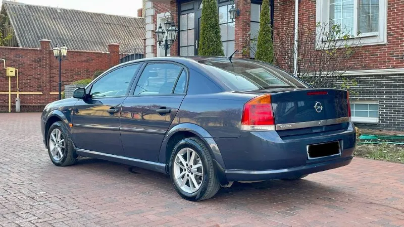 🇷🇺 г. донецк/макеевка. 🚘 - марка: opel vectra c (рестайлинг). 📅 - год выпуска: 2008. 🛢 - ️объем мотора: 1.8л. ⚙ - ️коробка: механическая 5-ступка. 📉 - пробег: 185.000 км. 🟢 - комплектация: кондиционер, гур, airbag, abs, esp, курсовая устойчивость, передние эсп, передние подогрев сидений, обогрев лобового и заднего стекла, электро зеркала, бортовой компьютер, против туманные фары. 📝 - описание: машинка в отличном состоянии, заменены все расходники вложений не требует, кузов как на фото без рыжиков и гнилья, дно пороги в отличном состоянии, мотор коробка отлично так же и ходовая часть отрабатывает как нужно, вся электрика и каждая кнопочка работает отлично, кондей заправлен и дует, у машины за все время 3 владельца машинка хозяйская. есть сервисные книжки, автотека по запросу. все интересующиеся вопросы по телефону. торг реальному покупателю у капота. осмотр: донецк/макеевка по договоренности. 💵 - цена: 530.000 руб ☎ - связь: +79494046797 +79494789421. - фотография - 4