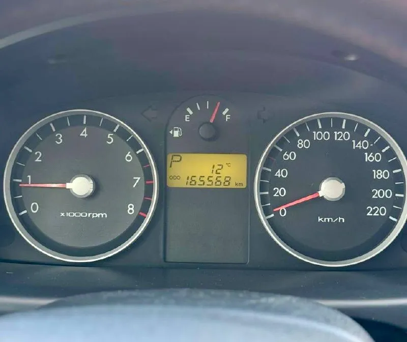 Hyundai getz at 💰цена: 600 000р 🏢город: мариуполь 📅год выпуска: 2006 🧾пробег: 165 568 ем ⚙️двигатель: 1.4 ⛽топливо: бензин ⚙️кпп: автомат 📞 телефон: +7-949-727-41-51 +7-989-263-55-56 +7-949-551-91-52 💾 описание: ✅ кузов в отличном состоянии ✅ техническая часть на 5+ ✅ южная эксплуатация ✅ салон как новый ✅ коробка автомат кондиционер ❄️ (работает отлично), подогрев сидений 🔥, abs, airbag, 4 стеклоподъемника, задние дисковые тормоза, гидроусилитель руля, электро зеркала, два ключа, птф, регулировка сиденья по высоте, сигнализация, магнитола с usb. улица шевченко 269 - фотография - 10