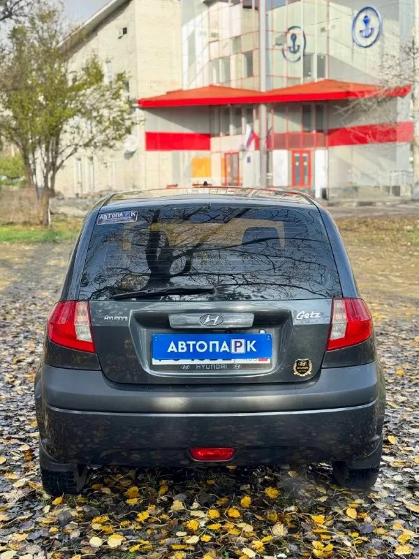 Hyundai getz at 💰цена: 600 000р 🏢город: мариуполь 📅год выпуска: 2006 🧾пробег: 165 568 ем ⚙️двигатель: 1.4 ⛽топливо: бензин ⚙️кпп: автомат 📞 телефон: +7-949-727-41-51 +7-989-263-55-56 +7-949-551-91-52 💾 описание: ✅ кузов в отличном состоянии ✅ техническая часть на 5+ ✅ южная эксплуатация ✅ салон как новый ✅ коробка автомат кондиционер ❄️ (работает отлично), подогрев сидений 🔥, abs, airbag, 4 стеклоподъемника, задние дисковые тормоза, гидроусилитель руля, электро зеркала, два ключа, птф, регулировка сиденья по высоте, сигнализация, магнитола с usb. улица шевченко 269 - фотография - 5
