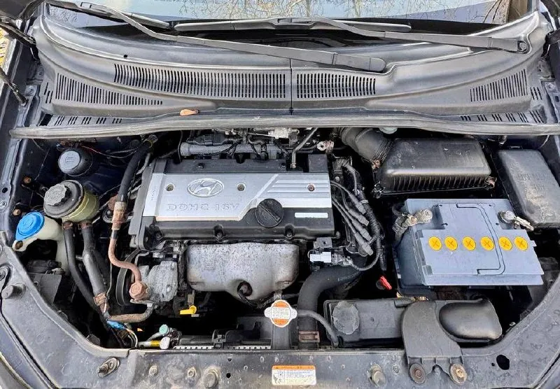 Hyundai getz at 💰цена: 600 000р 🏢город: мариуполь 📅год выпуска: 2006 🧾пробег: 165 568 ем ⚙️двигатель: 1.4 ⛽топливо: бензин ⚙️кпп: автомат 📞 телефон: +7-949-727-41-51 +7-989-263-55-56 +7-949-551-91-52 💾 описание: ✅ кузов в отличном состоянии ✅ техническая часть на 5+ ✅ южная эксплуатация ✅ салон как новый ✅ коробка автомат кондиционер ❄️ (работает отлично), подогрев сидений 🔥, abs, airbag, 4 стеклоподъемника, задние дисковые тормоза, гидроусилитель руля, электро зеркала, два ключа, птф, регулировка сиденья по высоте, сигнализация, магнитола с usb. улица шевченко 269 - фотография - 7