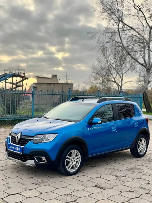 🚙 renault sandero stepway 💰цена: 1 260 000р. 🏢город: мариуполь 📅год выпуска: 2019 🧾пробег: 79 650р. ⚙️двигатель: 1.6 8v. ⛽топливо: бензин ⚙️кпп: механика 📞 телефон: +7-989-263-55-56 +7-949-551-91-52 +7-949-727-41-51 💾 описание:. .. >✅ заводская краска. ✅ очень красивый цвет. ✅ качественная аудиосистема. 🚙 двигатель renault k7m 1.6 8v. самый надежный в линейке (после большого то с заменой ремня грм, помпы и всех роликов. ходовая без посторонних звуков, мягкая, высокий клиренс. ❄️ кондиционер, гур, abs, 2 airbag, подогрев сидений, птф, дорогая android магнитола, двухкомпонентная акустика focal, 4х канальных усилитель и сабвуфер, играет шикарно, красивые литые диски на родной резине continental, сигнализация с автозапуском. улица шевченко 2️⃣6️⃣9️⃣ 🏦 возможна продажа в кредит по двум документам. - фотография - 3