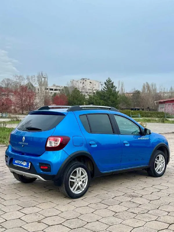 🚙 renault sandero stepway 💰цена: 1 260 000р. 🏢город: мариуполь 📅год выпуска: 2019 🧾пробег: 79 650р. ⚙️двигатель: 1.6 8v. ⛽топливо: бензин ⚙️кпп: механика 📞 телефон: +7-989-263-55-56 +7-949-551-91-52 +7-949-727-41-51 💾 описание:. .. >✅ заводская краска. ✅ очень красивый цвет. ✅ качественная аудиосистема. 🚙 двигатель renault k7m 1.6 8v. самый надежный в линейке (после большого то с заменой ремня грм, помпы и всех роликов. ходовая без посторонних звуков, мягкая, высокий клиренс. ❄️ кондиционер, гур, abs, 2 airbag, подогрев сидений, птф, дорогая android магнитола, двухкомпонентная акустика focal, 4х канальных усилитель и сабвуфер, играет шикарно, красивые литые диски на родной резине continental, сигнализация с автозапуском. улица шевченко 2️⃣6️⃣9️⃣ 🏦 возможна продажа в кредит по двум документам. - фотография - 6