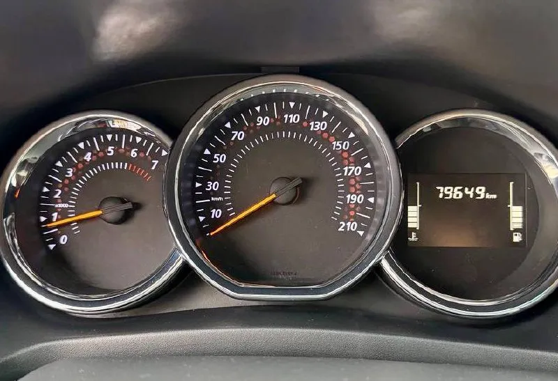 🚙 renault sandero stepway 💰цена: 1 260 000р. 🏢город: мариуполь 📅год выпуска: 2019 🧾пробег: 79 650р. ⚙️двигатель: 1.6 8v. ⛽топливо: бензин ⚙️кпп: механика 📞 телефон: +7-989-263-55-56 +7-949-551-91-52 +7-949-727-41-51 💾 описание:. .. >✅ заводская краска. ✅ очень красивый цвет. ✅ качественная аудиосистема. 🚙 двигатель renault k7m 1.6 8v. самый надежный в линейке (после большого то с заменой ремня грм, помпы и всех роликов. ходовая без посторонних звуков, мягкая, высокий клиренс. ❄️ кондиционер, гур, abs, 2 airbag, подогрев сидений, птф, дорогая android магнитола, двухкомпонентная акустика focal, 4х канальных усилитель и сабвуфер, играет шикарно, красивые литые диски на родной резине continental, сигнализация с автозапуском. улица шевченко 2️⃣6️⃣9️⃣ 🏦 возможна продажа в кредит по двум документам. - фотография - 9