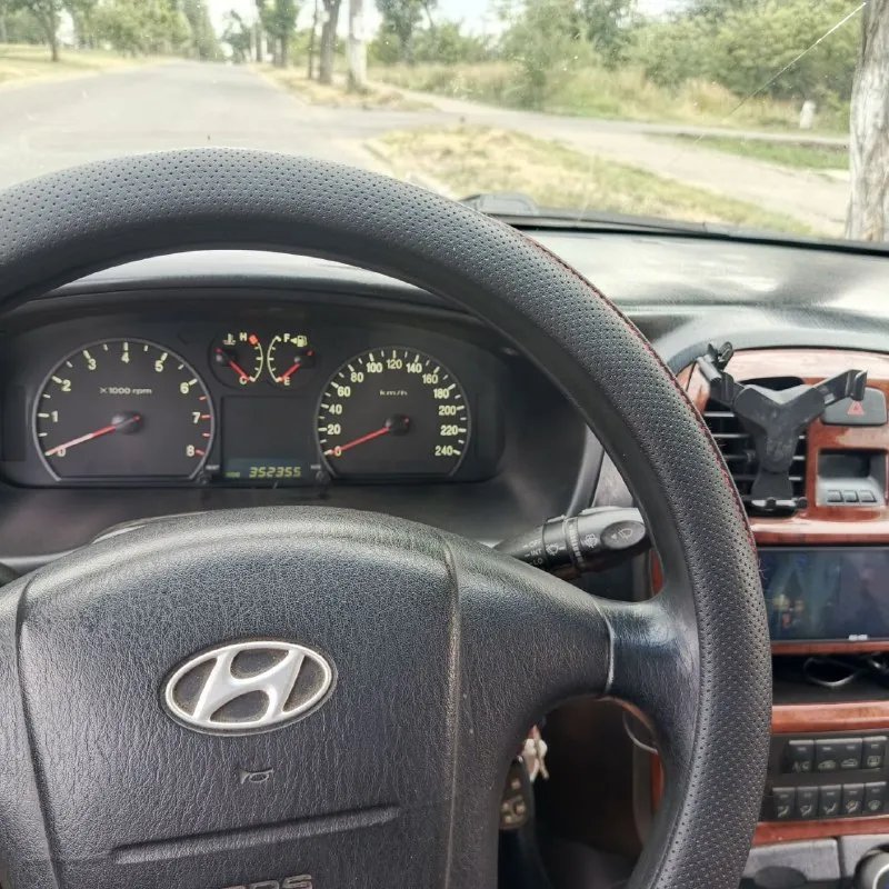 Продам hyundai соната 2.0мт,2003 год выпуска газ-бензин на ходу цена 380000 торг, осмотр в мариуполе тел 79497274833 📲 tg: run 📞 звоните: +7(949)7274833 - фотография - 5