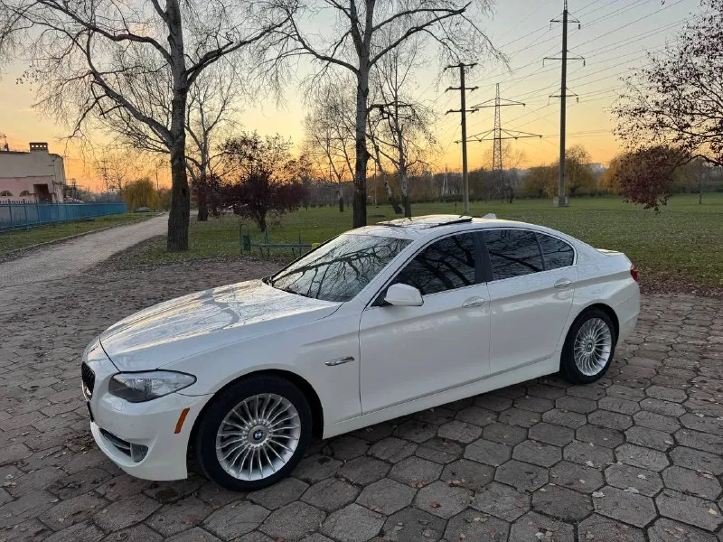 Продам bmw f 10 535i xdrive технически в отличном состоянии, своевременное обслуживание. комплект дисков на зимней резине идет к машине. 1 800 000 руб подробнее по телефону +79497124356 максим 📲 tg: @e_l_e_n_a_sh 📞 звоните: +7(949)7124356 - фотография - 3