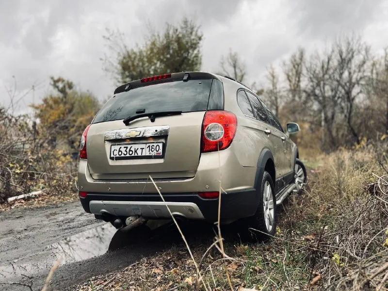 Продам 850.000₽ 🏎chevrolet captiva 2.4 аt 🔞2010 г. 🛞полный привод ⛽️газ/бензин 📄один владелец с момента покупки в салоне в донецке, полное переоформление(гбо вписано в птс); ⚙️обслужена: 🚨установлен контрактный двигатель(дкп на двигатель в наличии, старый после капиталки отдам в придачу) в машине заменено перед продажей: -новый механизм грм(ролики, помпа, ремни, также заменен термостат); -заменено масло(liqui moly 10w-40 molygen), антифриз, жидкость гур и все фильтра, в том числе газовые; -заменен передний и задний сальник коленвала, прокладка клапанной крышки; -заменены все 4 подушки двигателя -заменены передние и задние амортизаторы (+ проставки для повышения клиренса 20мм), все передние сайлентблоки и шаровые; -заменены упоры капота; -установлен хороший led свет, новая задняя оптика, дхо оранжевого цвета -установлены новые хорошие динамики в дверях(gryphon pro 165) обмен интересен с вашей доплатой торг донецк +79493170855 - фотография - 3