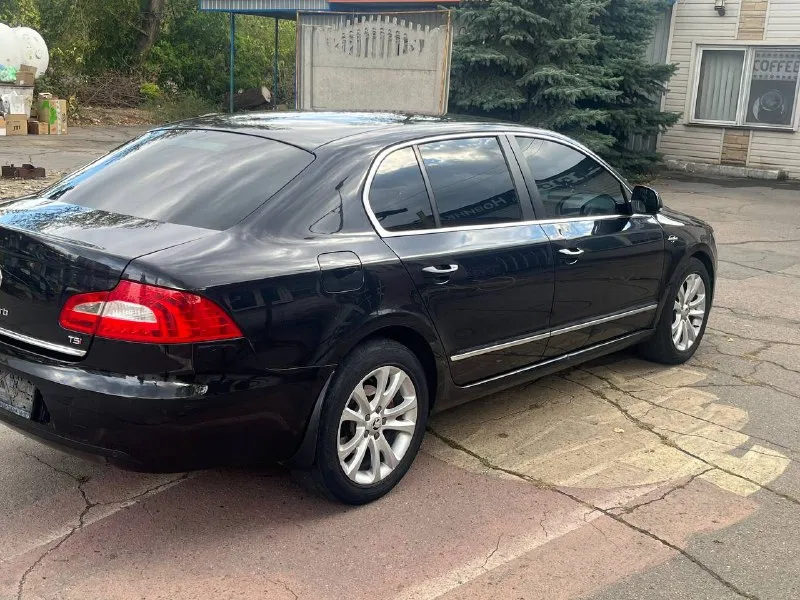 Продам! skoda superb 2012 г. 1 хозяин, пробег 186.000 км по технике из последнего много чего делалось, все вопросы по телефону. цена 900.000₽, торг минимальный +79494431856 📞 звоните: +7(949)4431856 - фотография - 3