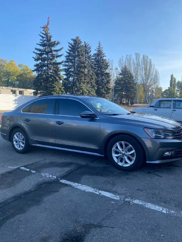 Продам автомобиль passat b 8 2016 г в. в одних руках с 2017 года пробег: 157000км цвет: серый тип дв... - фотография