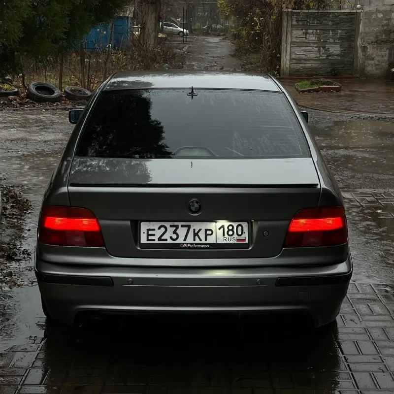 Bmw 5 e39 550.000тысяч✅ год.1998 :2.8 без каких либо проблем не дымит, не троит. едет хорошо коробка без нареканий все горит, светиться, стоит зимняя резина установлен андроид юридически чистая! 89496438443 📲 tg: @perekup_9999 📞 звоните: +7(949)6438443 - фотография - 4