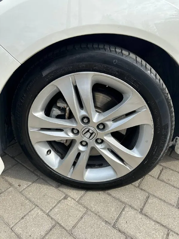 Продам 🚗 honda accord types 2.4 год: 2010 выехала с салона в 2011 году тип кпп: автоматическая дополнительная информация: машина в идеальном состоянии, вложений не требует, сел и поехал. каждая функция и кнопка работает проверка на любом сто две пары резины и две пары дисков в комплекте! дополнительное видео сможем скинуть! продажа из за того, что купили новый автомобиль все вопросы в личные сообщения или по телефону 📲 цена: 1 600 000 руб. +79493739775 📞 звоните: +7(949)3739775 - фотография - 2