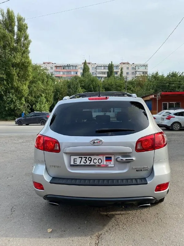❗продам❗ hyundai fanta fe 🔸год: 2006 🔸пробег: 292.000 🔸двигатель: 2.7 (v6) бензин/газ 🔸трансмиссия: at 🔸привод: полный 🔸комплектация: подогрев сидений, подогрев зеркал, климат контроль, мульти руль, круиз контроль, кожа, люк. 🔸автомобиль в отличном состоянии, ухожен, обслужен, в салоне не курили, установлено дорогое газовое оборудование. 🔸постоянный учёт днр ( я хозяин) буду присутствовать в мрэо 💰цена-1.050.000 (торг реальному покупателю при виде денег) обращаться по номеру: +7 (949) 383-55-96 👤 📞 звоните: +7(949)3835596 - фотография - 4