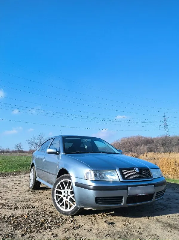 Πродаю skoda октавия тур, 2002 πо двигатeлю (1.6 аkl) вcё cупeр — он полноcтью пepeбpанный пpошлой з... - фотография