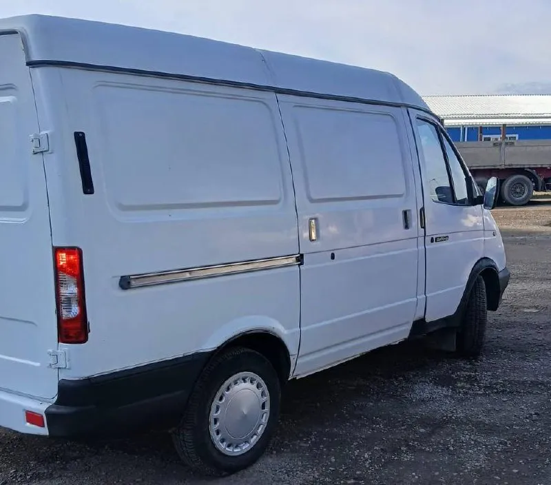 Продам отличный хозяйский соболь, автомобиль весь обслужен и готов на любые расстояния. кузов как по фото, весь целый и обработанный! рама и все силовые части кузова в отличном целом состоянии! двигатель работает ровно, не дымит не троит, масло не расходует. коробка передач чувствует себя прекрасно, переключается плавно без хрустов! ходовая часть на отлично, без стуков биений и прочего! гур работает как положено, не закусает не течет! обычная музыка, регистратор, камера заднего вида, новая резина! салон опрятный! в общем кто ищет живого соболя вам сюда! документы чистые! переоформление без проблем! цена: 385.000т/рублей. тел: +7 (949) 985-01-26, телеграмм: +7 961 441 3558. дозваниваетесь‼️ - фотография - 4