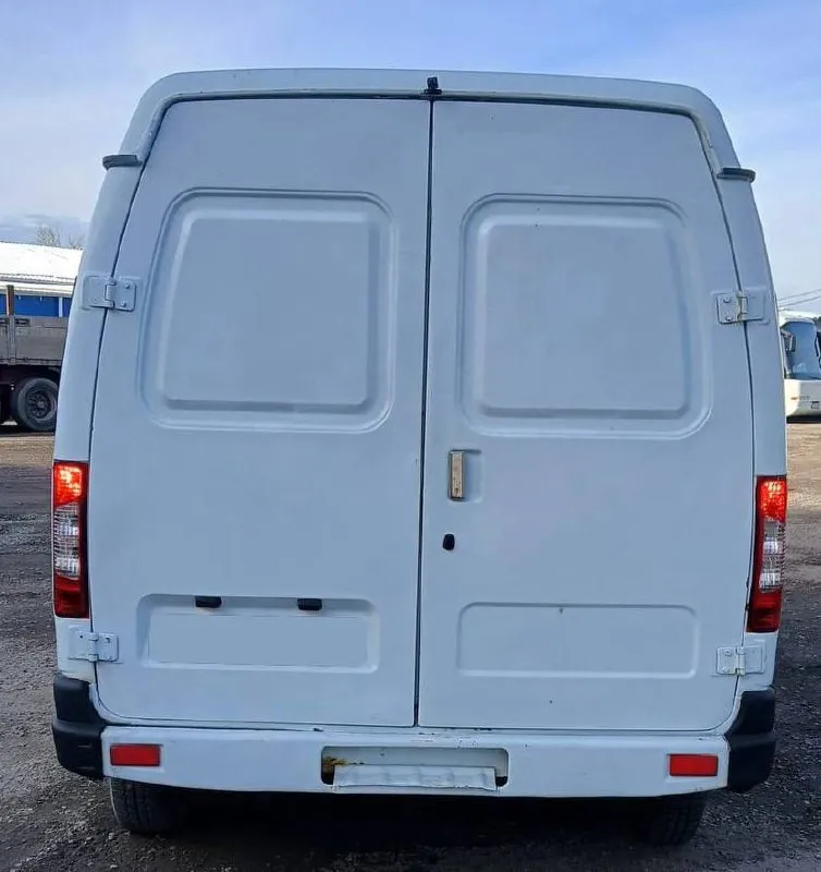 Продам отличный хозяйский соболь, автомобиль весь обслужен и готов на любые расстояния. кузов как по фото, весь целый и обработанный! рама и все силовые части кузова в отличном целом состоянии! двигатель работает ровно, не дымит не троит, масло не расходует. коробка передач чувствует себя прекрасно, переключается плавно без хрустов! ходовая часть на отлично, без стуков биений и прочего! гур работает как положено, не закусает не течет! обычная музыка, регистратор, камера заднего вида, новая резина! салон опрятный! в общем кто ищет живого соболя вам сюда! документы чистые! переоформление без проблем! цена: 385.000т/рублей. тел: +7 (949) 985-01-26, телеграмм: +7 961 441 3558. дозваниваетесь‼️ - фотография - 5