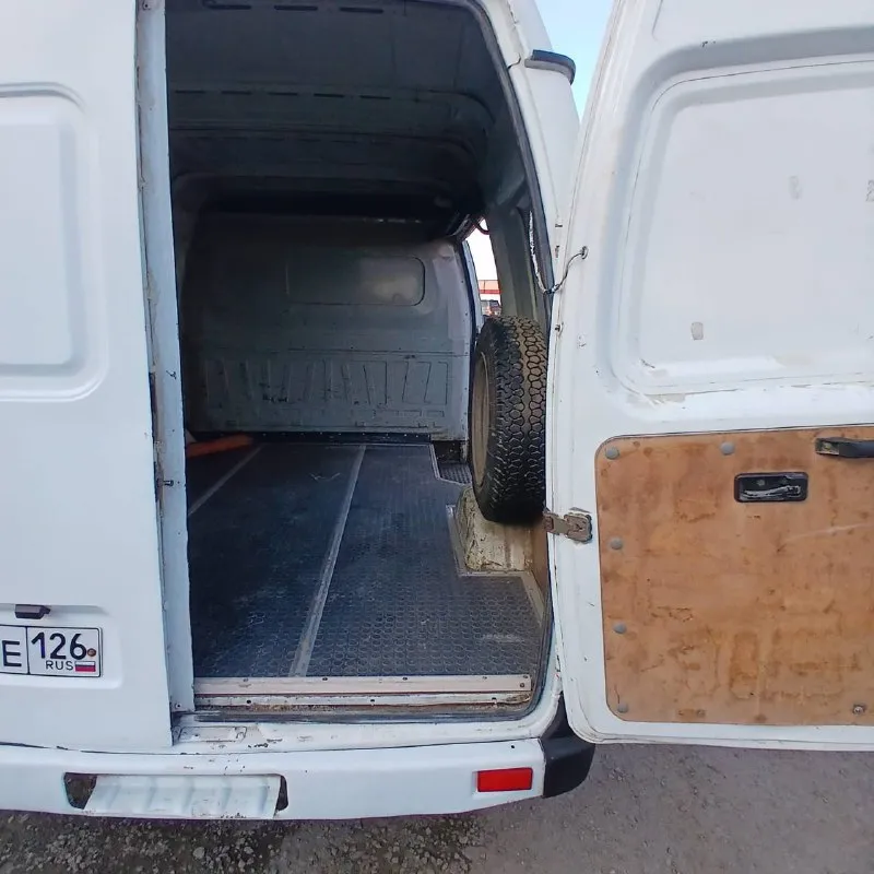 Продам отличный хозяйский соболь, автомобиль весь обслужен и готов на любые расстояния. кузов как по фото, весь целый и обработанный! рама и все силовые части кузова в отличном целом состоянии! двигатель работает ровно, не дымит не троит, масло не расходует. коробка передач чувствует себя прекрасно, переключается плавно без хрустов! ходовая часть на отлично, без стуков биений и прочего! гур работает как положено, не закусает не течет! обычная музыка, регистратор, камера заднего вида, новая резина! салон опрятный! в общем кто ищет живого соболя вам сюда! документы чистые! переоформление без проблем! цена: 385.000т/рублей. тел: +7 (949) 985-01-26, телеграмм: +7 961 441 3558. дозваниваетесь‼️ - фотография - 9