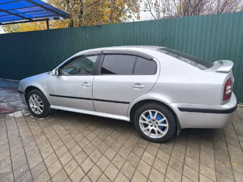Продам skoda octavia tour 1.6 2007 года выпуска. ✅авто в достойном состоянии, сел - поехал. фильтра, масла все поменяны. хороший автозвук и магнитола, (магнитола читает сd, mp3), читает с флэшки. электроподьемники стёкл и регулировка зеркал всё работает. авто полностью обесшумлено. поменян ремень грм. +abs, ebd. +кондиционер. переоформление без проблем. в целом комфортный автомобиль, который вам понравится и не оставит равнодушным. цена 500 000р. торг имеется. тел : +79497262733,+79497262732 📲 tg: @sergeybudanov23 📞 звоните: +7(949)7262733 - фотография - 2