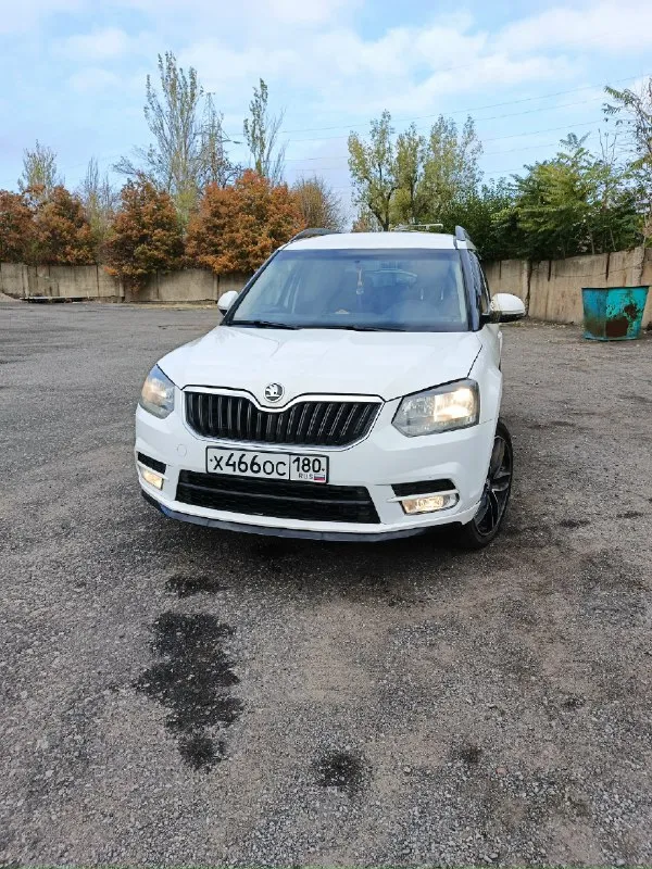 Продам авто skoda йети 2014 года, 1,2 турбо, 105 лошадок, пробег 195 тыс. , 6 ступка механика. передний привод. авто в хорошем состоянии по кузову и салону, ходовка в норме, не стучит и не скрипит, высокий клиренс, я хозяин, без штрафов и запретов, переоформление в мрэо без проблем, цена 940 тыс рублей. +79493631942 город донецк 📞 звоните: +7(949)3631942 - фотография - 2