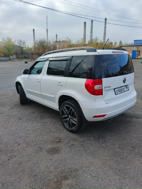 Продам авто skoda йети 2014 года, 1,2 турбо, 105 лошадок, пробег 195 тыс. , 6 ступка механика. передний привод. авто в хорошем состоянии по кузову и салону, ходовка в норме, не стучит и не скрипит, высокий клиренс, я хозяин, без штрафов и запретов, переоформление в мрэо без проблем, цена 940 тыс рублей. +79493631942 город донецк 📞 звоните: +7(949)3631942 - фотография - 4