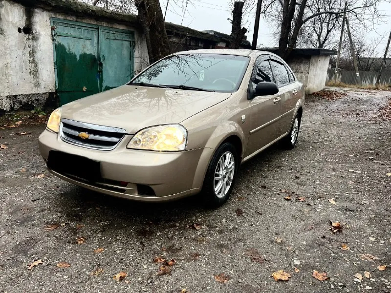 Продам chevrolet lacetti 2010 год автомобиль в идеальном состоянии один хозяин автосалона отец покупал её новые автосалона в одних руках всю жизнь автомобиль покупался при украине в автосалоне хорошая комплектация кондиционер усилитель руля абс антизанос все что нужно для комфортной езды масло фильтра только поменял два комплекта резины на дисках объем двигателя 1.6 16 клапанная автомобиль ухоженный очень тщательно следили автомобиль полностью весь обработан родной пробег 81 000 газ евро четыре звоните в любое время +79490941847 📞 звоните: +7(949)0941847 - фотография - 5