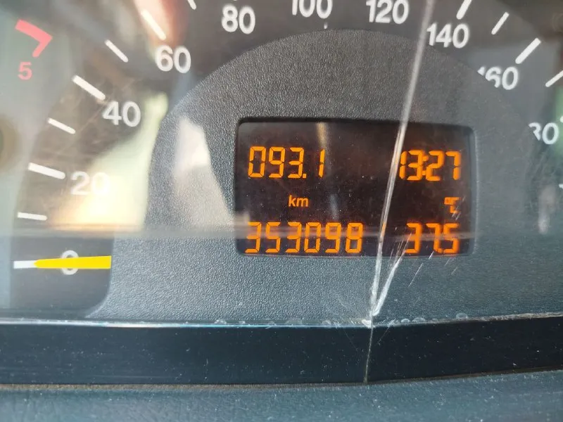 Продам вито 2005 года. состояние кузова на фото, дно целое, ходовка, коробка, двигатель на твёрдую 5ку. климат работает. led лампочки в ближнем и дальнем свете. много чего нового, больше информации по телефону. переоформление без проблем. территориально макеевка и донецк. +79493383789 цена: 800 000. 📲 tg: дмитрий 📞 звоните: +7(949)3383789 - фотография - 7